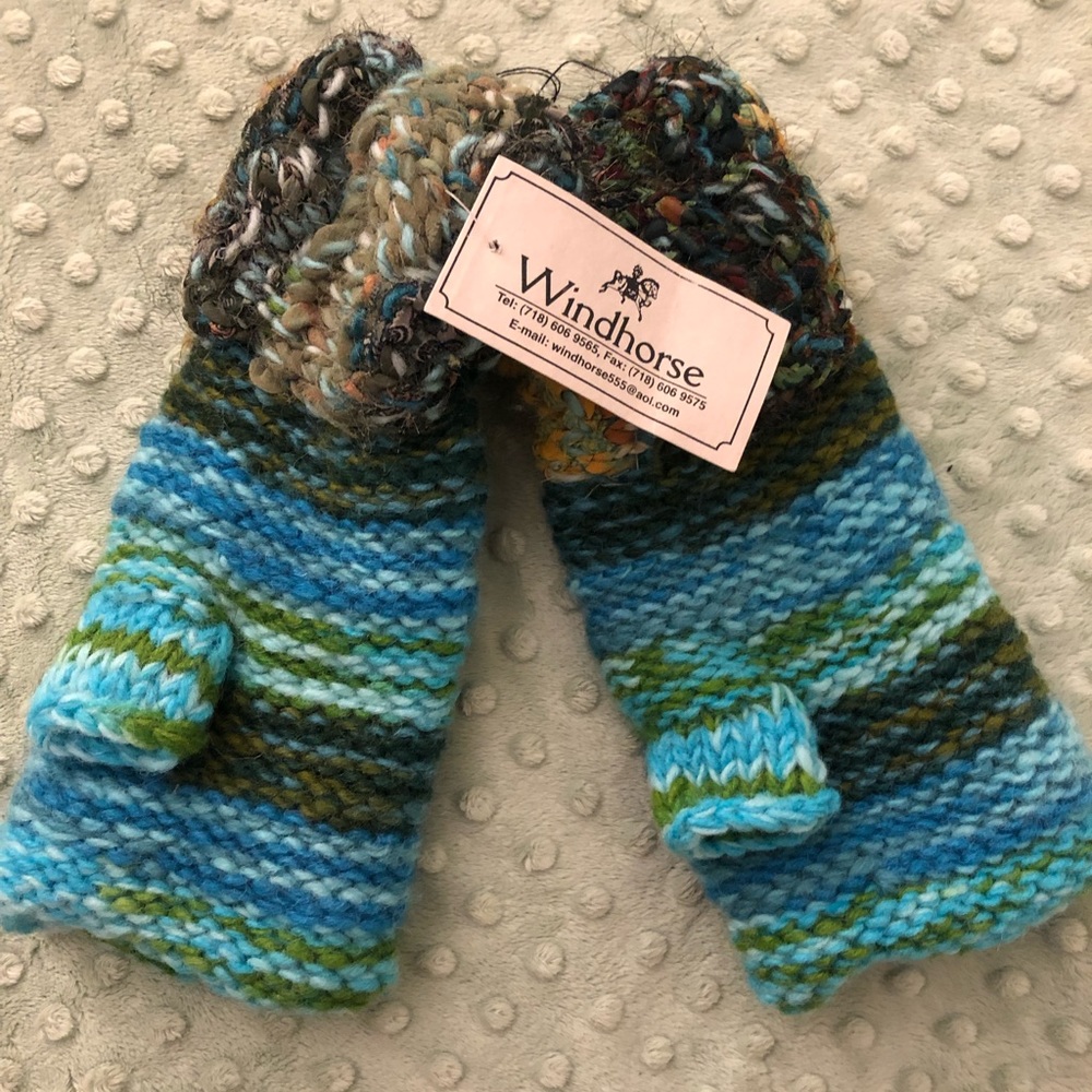 nwt - HANDMADE Fingerless gloves
